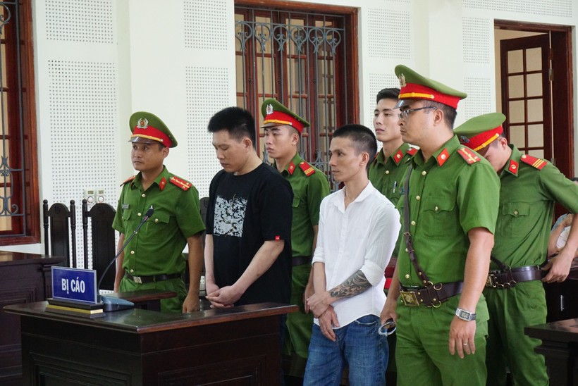 Bị cáo Nguyễn Văn Đông và Nguyễn Hữu Trinh nghe tuyên án