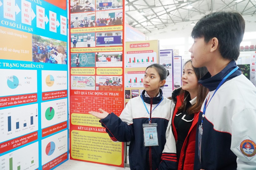 Thi Khoa học kỹ thuật HS trung học Nghệ An: Học sinh miền núi vươn lên mạnh mẽ ảnh 3