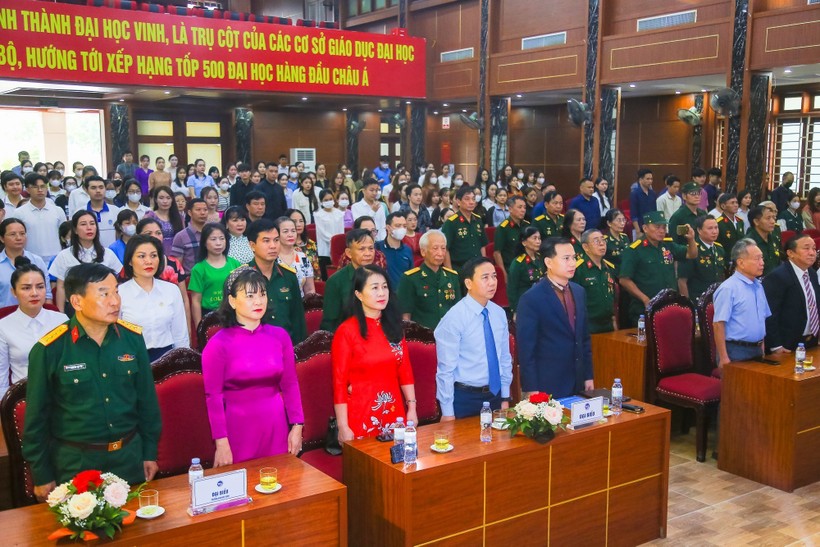 Lưu học sinh Lào tại Trường ĐH Vinh mừng đón Tết Bun-pi-may ảnh 2