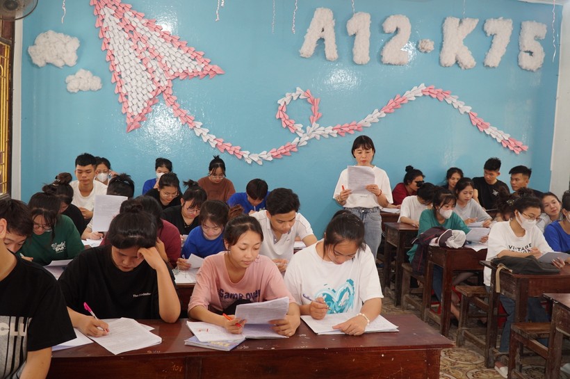 Đánh giá phổ điểm thi tốt nghiệp THPT tỉnh Nghệ An ảnh 3