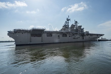 Mỹ xuất xưởng tàu đổ bộ lớp mới