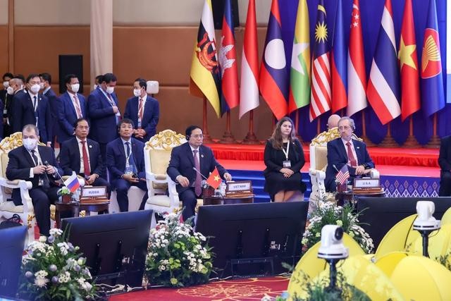 Tại Đối thoại, các nhà lãnh đạo đã trao đổi những góc nhìn đa chiều về triển vọng, thách thức của kinh tế toàn cầu, các tác động đến khu vực và chia sẻ tầm nhìn, định hướng phát triển của ASEAN - Ảnh: VGP/Nhật Bắc
