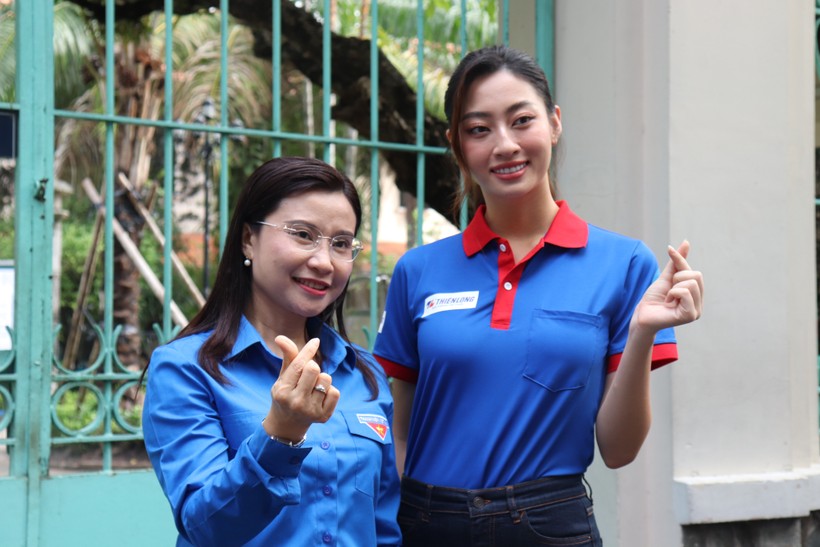 Hoa hậu Lương Thùy Linh tiếp sức động viên thí sinh ảnh 3
