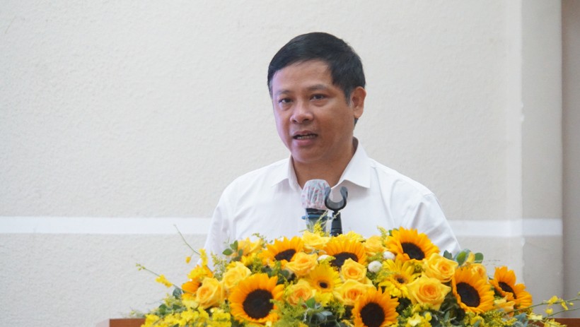 Ông Nguyễn Sơn Hải, Cục trưởng Cục Công nghệ thông tin (Bộ GD&ĐT) trao đổi tại hội nghị. Ảnh: Mạnh Tùng ảnh 2