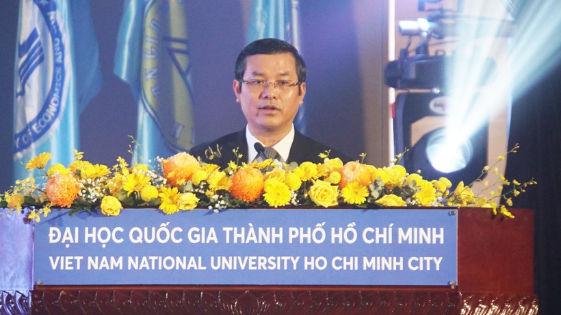 Thứ trưởng Nguyễn Văn Phúc phát biểu khai mạc vòng chung kết cuộc thi. Ảnh: Mạnh Tùng