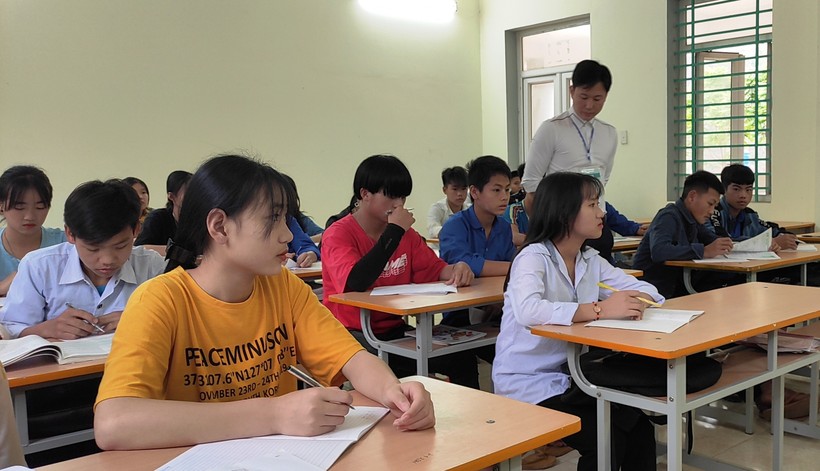 Học sinh khối 10 đang theo học tại Trung tâm GDNN-GDTX huyện Mường Lát (Thanh Hóa)
