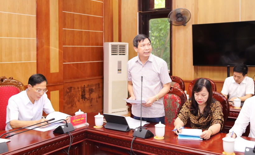 Ông Trần Văn Thức- Giám đốc Sở GD&ĐT Thanh Hóa báo cáo kế hoạch đảm bảo an toàn cho Kỳ thi Tốt nghiệp THPT năm 2022.