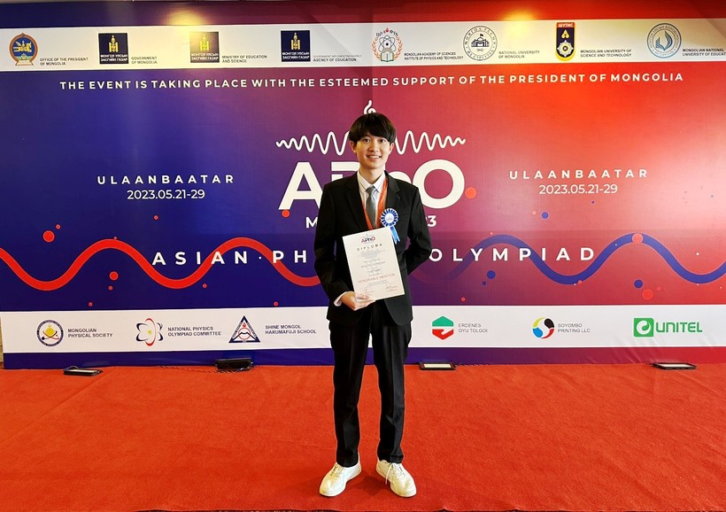 Nam sinh trường chuyên Lam Sơn giành giải Olympic Vật lý Quốc tế ảnh 1
