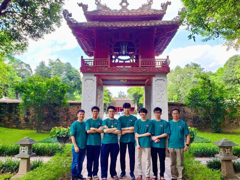 Nam sinh trường chuyên Lam Sơn giành giải Olympic Vật lý Quốc tế ảnh 3