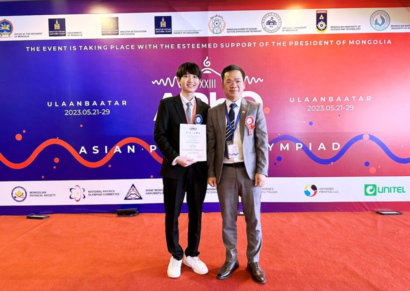 Nam sinh trường chuyên Lam Sơn giành giải Olympic Vật lý Quốc tế ảnh 2