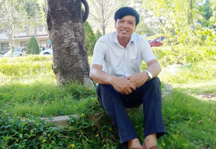 Thầy Nguyễn Văn Luyện - giáo viên Trường THPT Hậu Lộc 1, huyện Hậu Lộc, tỉnh Thanh Hóa. Ảnh: NVCC.