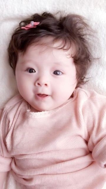 Con gái lai Tây của Elly Trần “ẵm” giải nhất cuộc thi Baby vote