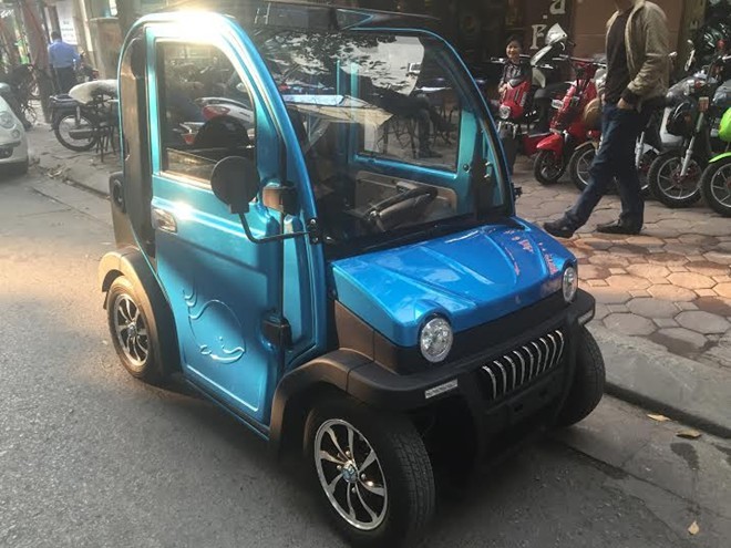 Ôtô điện hai chỗ ngồi, giá gần 50 triệu đồng ở Hà Nội