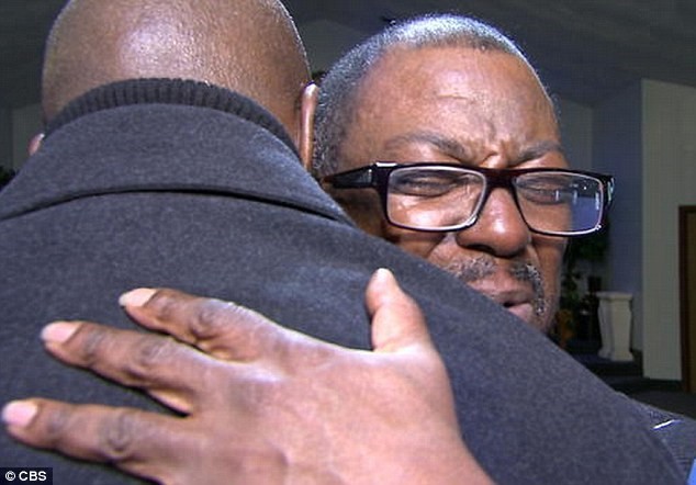 Ricky Jackson đã phải ngồi tù oan 40 năm trước khi được trả tự do. Nguồn: CBS