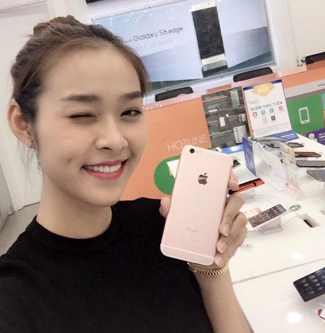 Hot girl Việt thi nhau khoe iPhone 6S màu vàng hồng