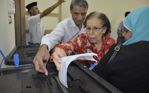 Cử tri Ai Cập trong vòng bỏ phiếu giai đoạn một