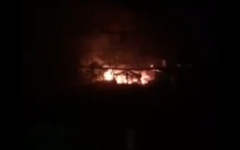 Hà Nội: Cháy dữ dội xưởng đồ gỗ ở làng nghề Hữu Bằng