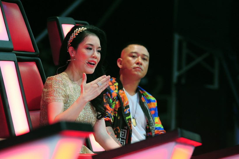 Tuấn Hưng và Thu Phương từng ngồi chung "ghế nóng" cuộc thi Giọng hát Việt 2015.