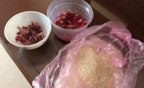 Gạo nấu cơm chuyển thành màu đỏ rực: Chuyên gia phân tích