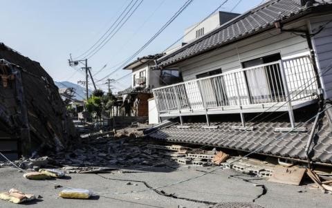 Động đất kép tại Nhật Bản: 32 người chết, 1.500 người bị thương