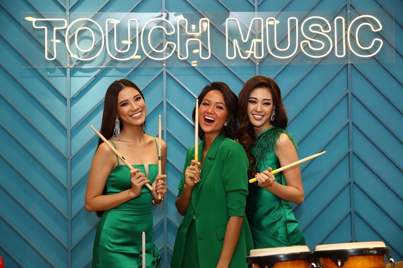 Top 2 Hoa hậu Hoàn vũ Việt Nam 2019 và Hoa hậu H"Hen Niê dự lễ ra mắt Touch music Academy
