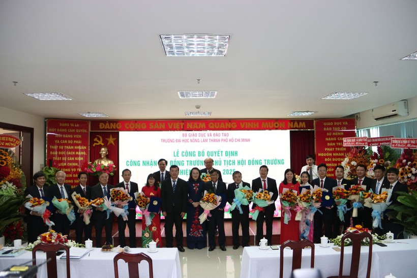 Hội đồng trường Trường ĐH Nông Lâm TP.HCM nhiệm kỳ 2020-2025 gồm 21 thành viên