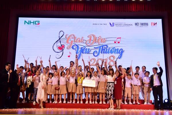 Giải quán quân đã thuộc về tiết mục hợp xướng “We are one” của các em học sinh trường Liên cấp Hội nhập Quốc tế iSchool Ninh Thuận