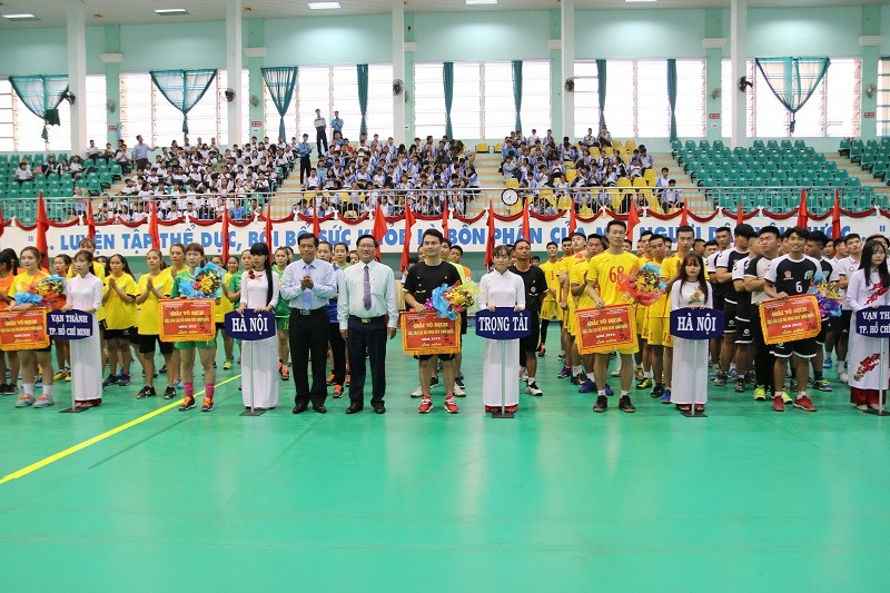 Quang cảnh lễ khai mạc Giải vô địch các CLB Bóng ném toàn quốc