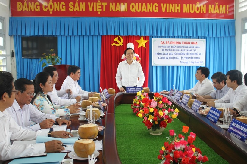 Bộ trưởng Phùng Xuân Nhạ: Ngành GD Tiền Giang không được chủ quan phòng chống dịch bệnh Covid-19