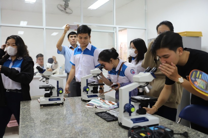 Các trường đại học ở Đồng bằng sông Cửu Long tăng tốc tuyển sinh ảnh 1