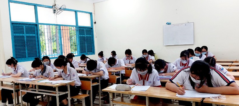 Học sinh lớp 9 tỉnh Sóc Trăng tập trung học tập chuẩn bị cho kỳ thi tuyển sinh vào lớp 10.
