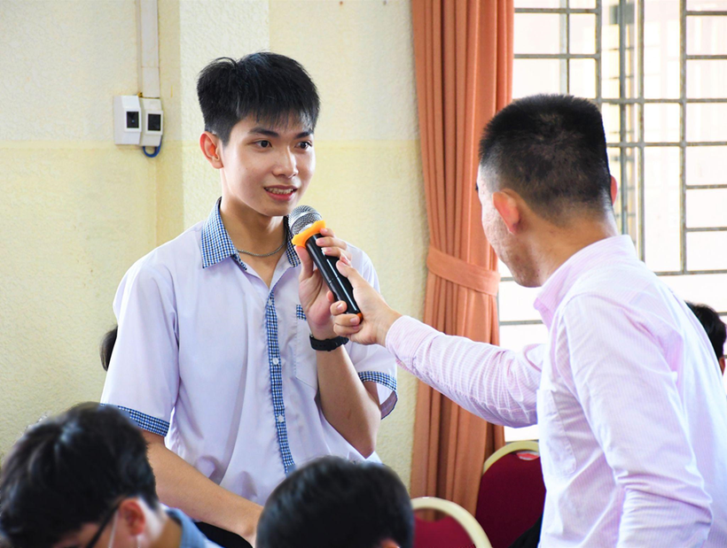 Trường CĐ Việt Mỹ Cần Thơ hướng nghiệp cho học sinh lớp 12 ảnh 2