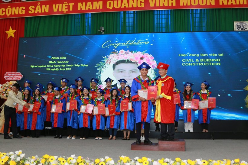 Sinh viên quốc tế Trường ĐH Kiên Giang tốt nghiệp khóa đầu tiên ảnh 1