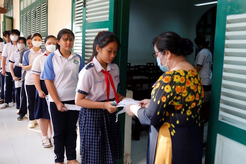 Đề thi Ngữ văn tuyển sinh lớp 10 ở Tiền Giang đề cập 'sống chậm' ảnh 1