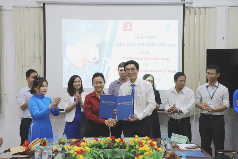 Trường ĐH Trà Vinh tăng cường kết nối sinh viên với doanh nghiệp ảnh 1