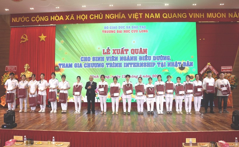 Trường ĐH Cửu Long trao bằng tốt nghiệp cho 125 tân kỹ sư ảnh 2