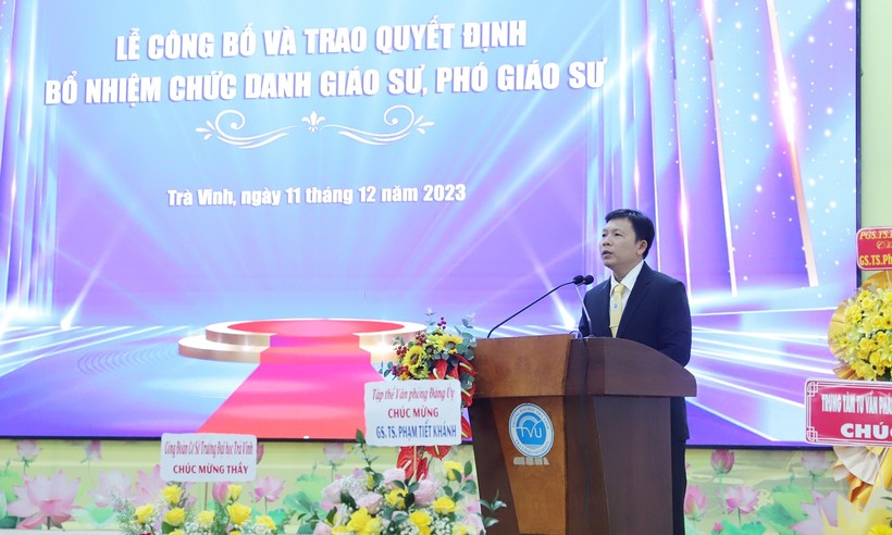 PGS.TS Nguyễn Minh Hòa - Hiệu trưởng Trường ĐH Trà Vinh phát biểu tại buổi lễ.