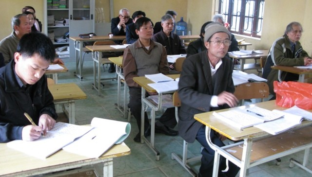 Một lớp học của người cao tuổi ở Bắc Ninh. Ảnh: Lan Hương