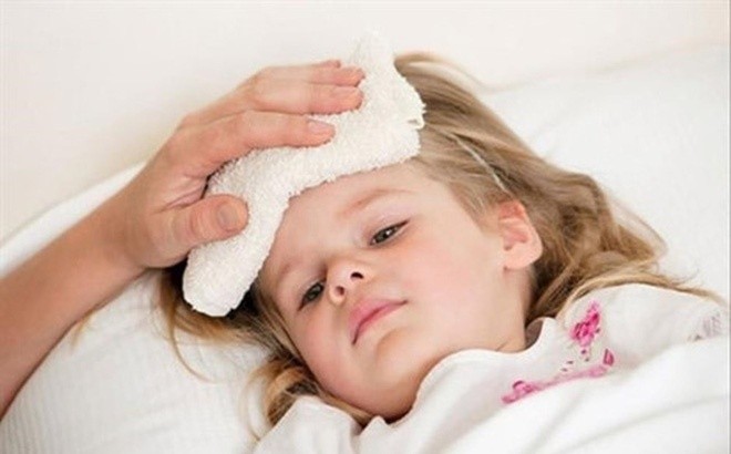 5 dấu hiệu bé bị sốt siêu vi mẹ nào cũng nên biết