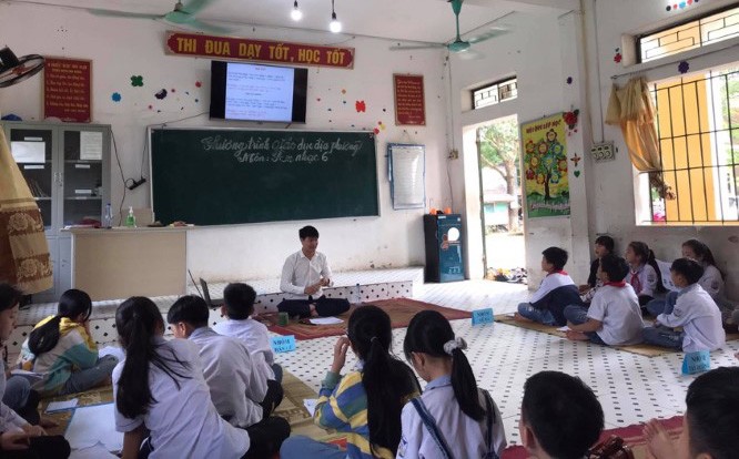 Tiết học âm nhạc lớp 6 của chương trình giáo dục địa phương Trường Trung hoc cơ sở Hoàng Đông (Hà Nam). Ảnh: NTCC
