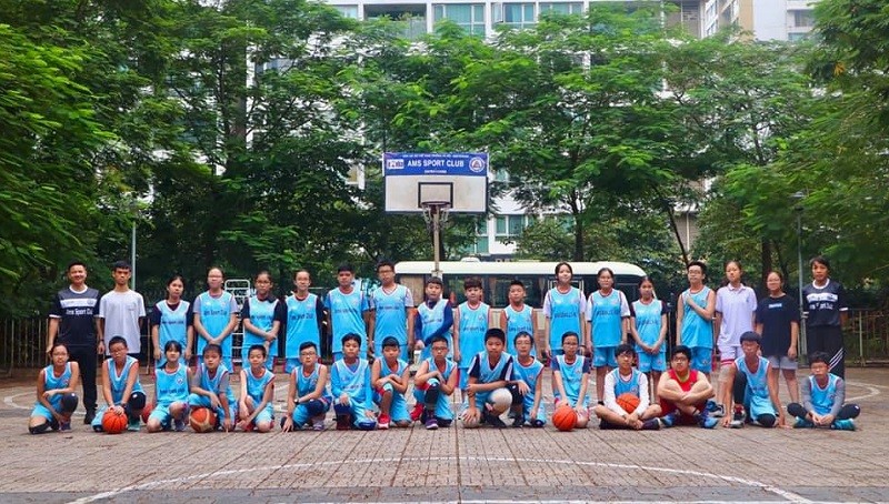Câu lạc bộ bóng rổ thu hút được sự quan tâm của nhiều học sinh Trường THPT chuyên Hà Nội – Amsterdam.
