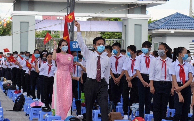 Lễ khai giảng năm học mới tại Trường THCS Võ Văn Kiệt.