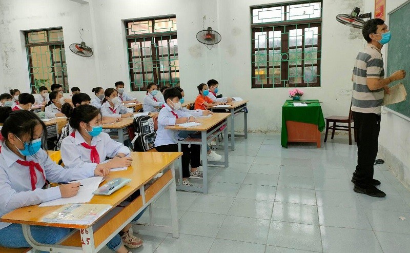 Học sinh Trường THCS Gia Vân (Gia Viễn, Ninh Bình) học và ôn tập trực tiếp tại trường. Ảnh: NTCC