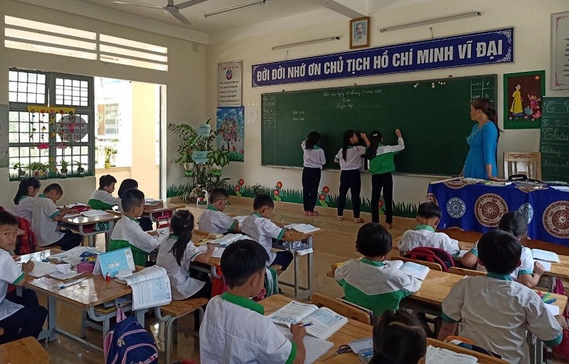 Tiến độ dạy học tại Trường Tiểu học Phạm Hồng Thái (thành phố Bảo Lộc, Lâm Đồng) đang ổn định và kết thúc năm học đúng kế hoạch. Ảnh: NTCC