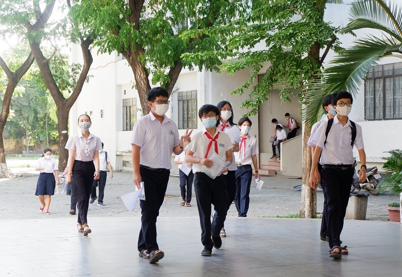 Học sinh Đà Nẵng tham dự kỳ thi tuyển sinh vào lớp 10 tại điểm thi Trường THPT Phan Châu Trinh. 