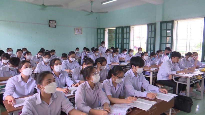 Học sinh khối 12 Trường THPT Phụ Dực (Quỳnh Phụ, Thái Bình) ôn tập chuẩn bị cho kỳ thi. 