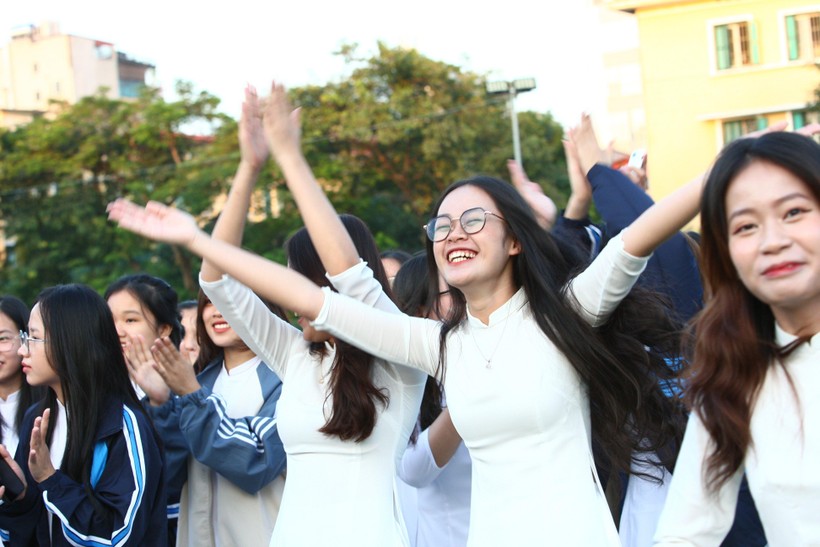 Sinh viên Trường ĐH Sư phạm Hà Nội trong ngày khai giảng năm học 2022 - 2023. ­Ảnh: Sỹ Điền