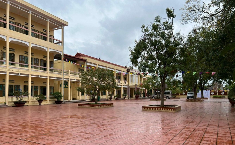 Khuôn viên Trường Tiểu học Nhân Hòa, huyện Vĩnh Bảo.