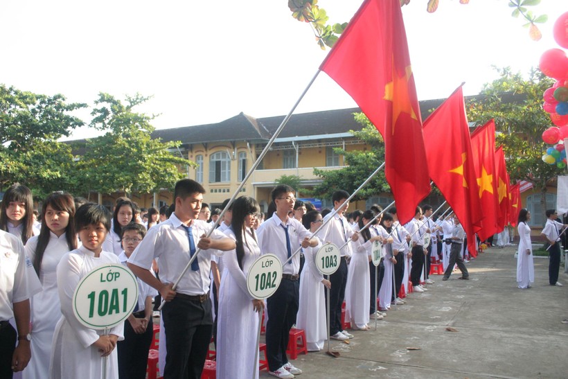 Học sinh Trường THPT Châu Văn Liêm (TP Cần Thơ) ngày khai giảng. 