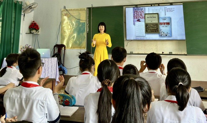 Cô trò Trường THCS Phan Chu Trinh (TP Buôn Ma Thuột, Đắk Lắk) trong giờ học Ngữ văn.